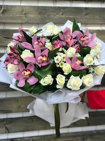 Букет цветов из: Розы и Хризантемы в Талалихино