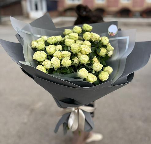 Букет Белые кустовые розы Солинеро в Талалихино