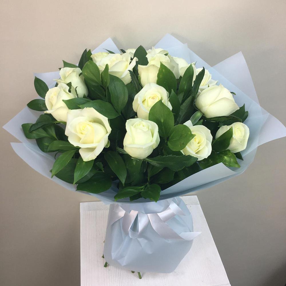 Букет 15 Белых роз Проуд в Талалихино