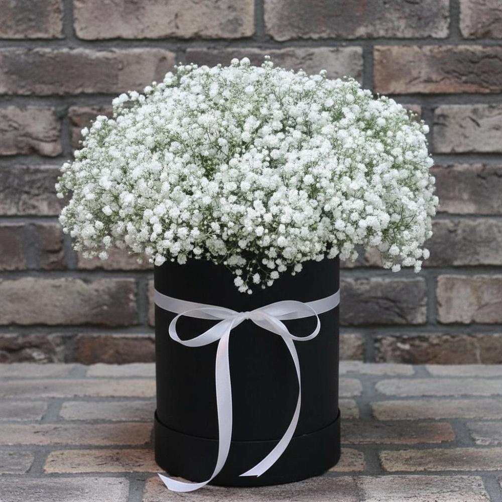 Цветочная композиция из Гипсофила в шляпной коробке в Талалихино