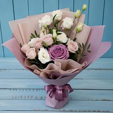 Букет цветов из:  Розы и Лизиантусы в Талалихино
