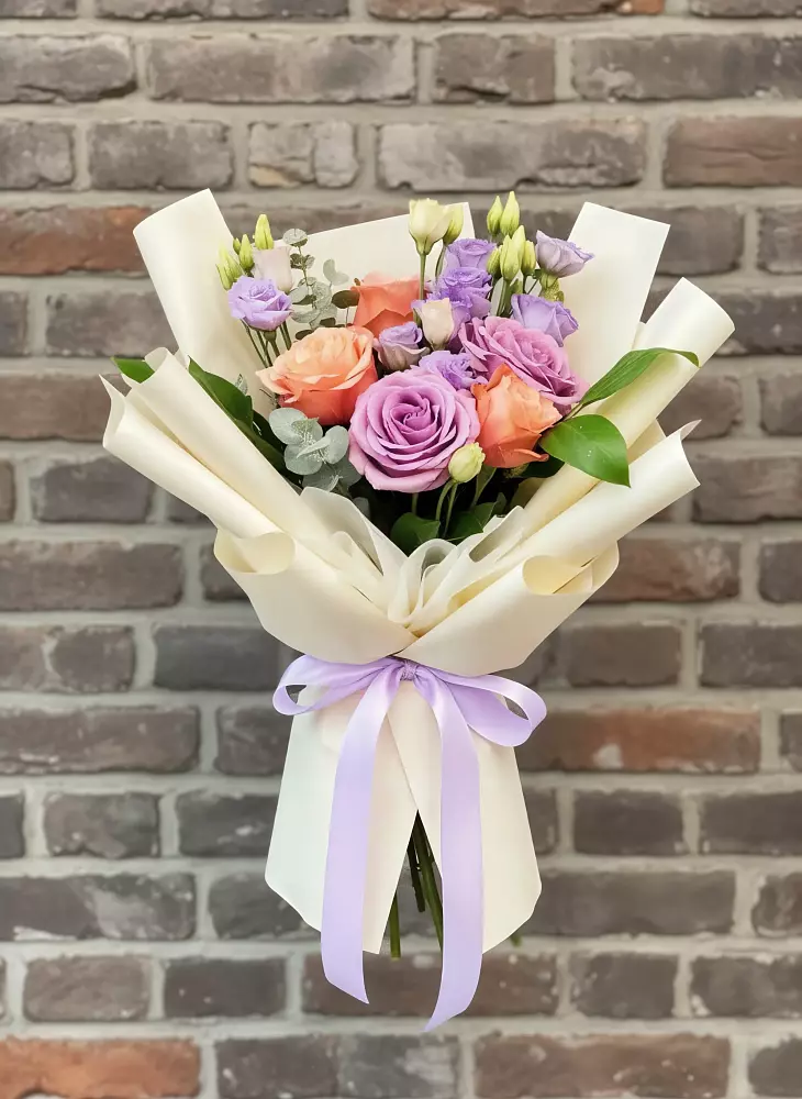 Букет цветов из: Лизиантусы и Розы в Талалихино