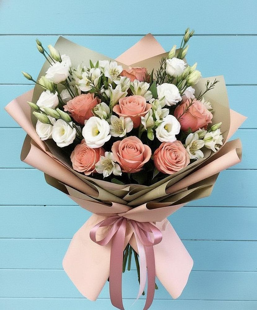 Букет цветов из: Розы, Альстромерии и Лизиантусы в Талалихино