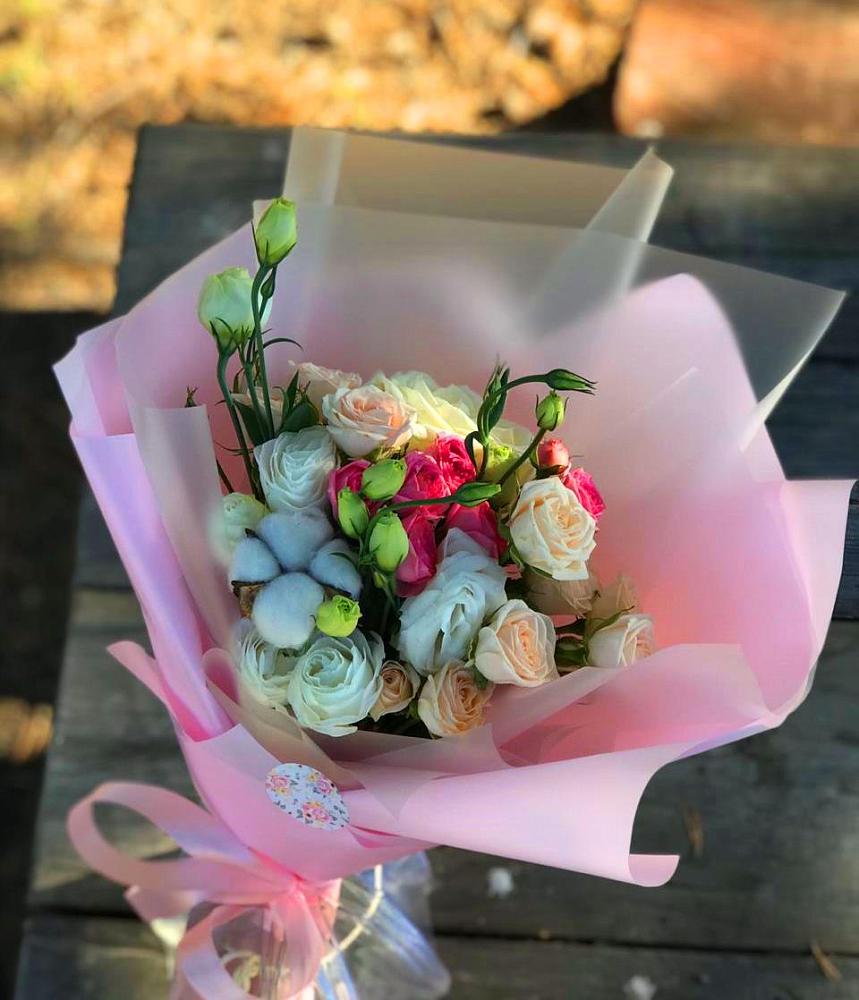 Букет цветов из: Розы и Лизиантусы в Талалихино