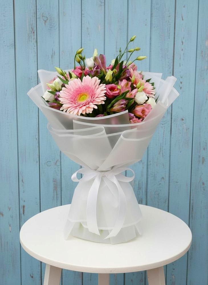 Букет цветов из: Герберы, Альстромерии и Лизиантусы в Талалихино