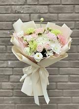 Букет цветов из:  Гвоздики, Розы, Лизиантусы и Хризантемы #REPLACE_PRED# Талалихино
