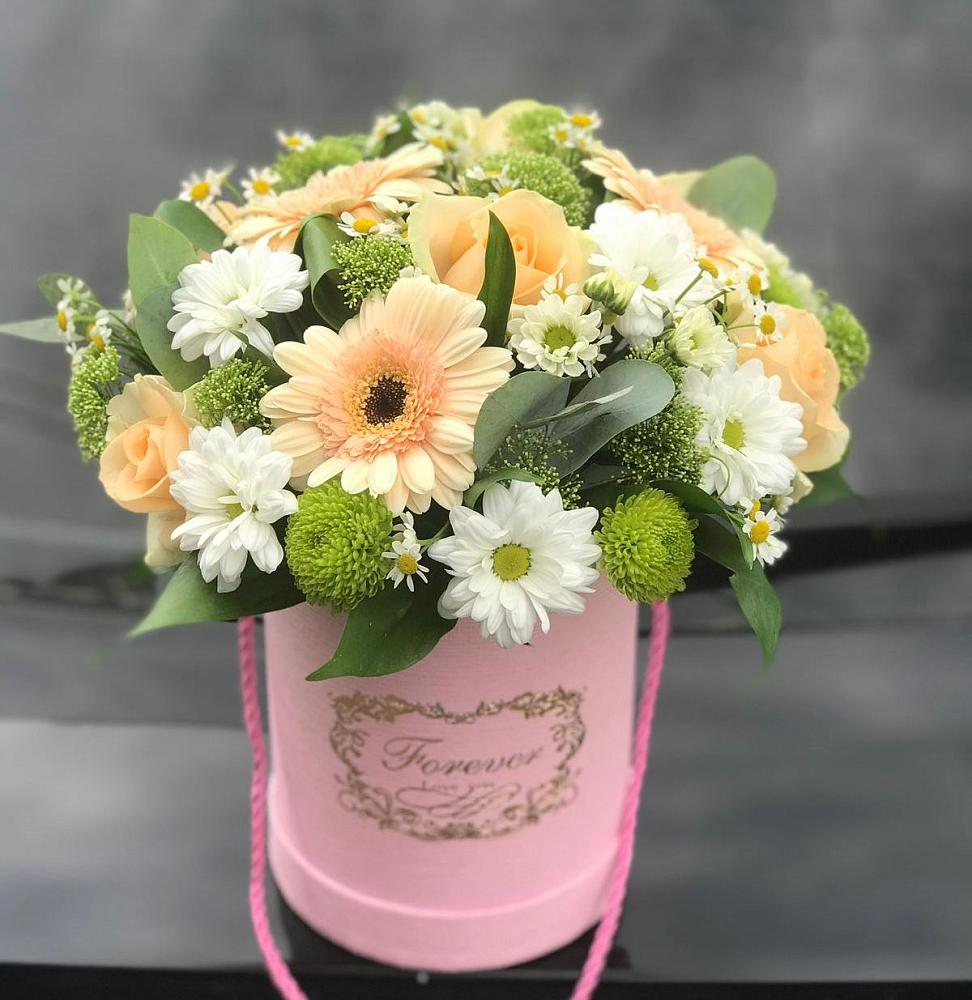 Цветочная композиция из Розы, Герберы и Хризантемы в шляпной коробке в Талалихино